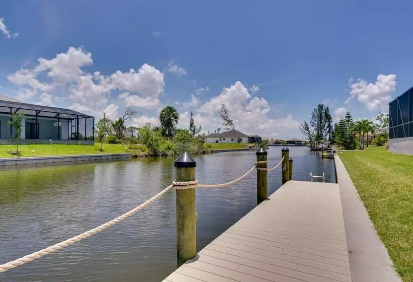 Canal Front Cape Coral House: Private Pool & Lanai