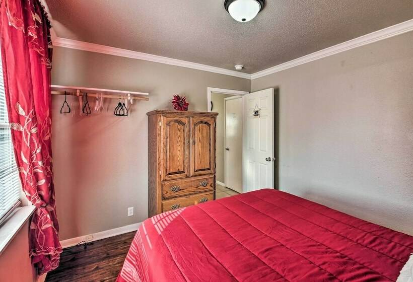 Central Hot Springs Family Home W/ Deck!