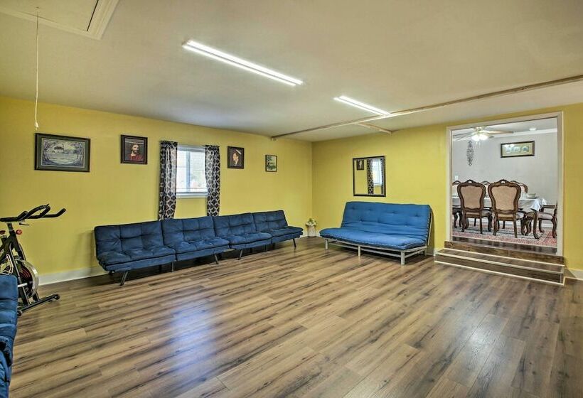 Central Hot Springs Family Home W/ Deck!