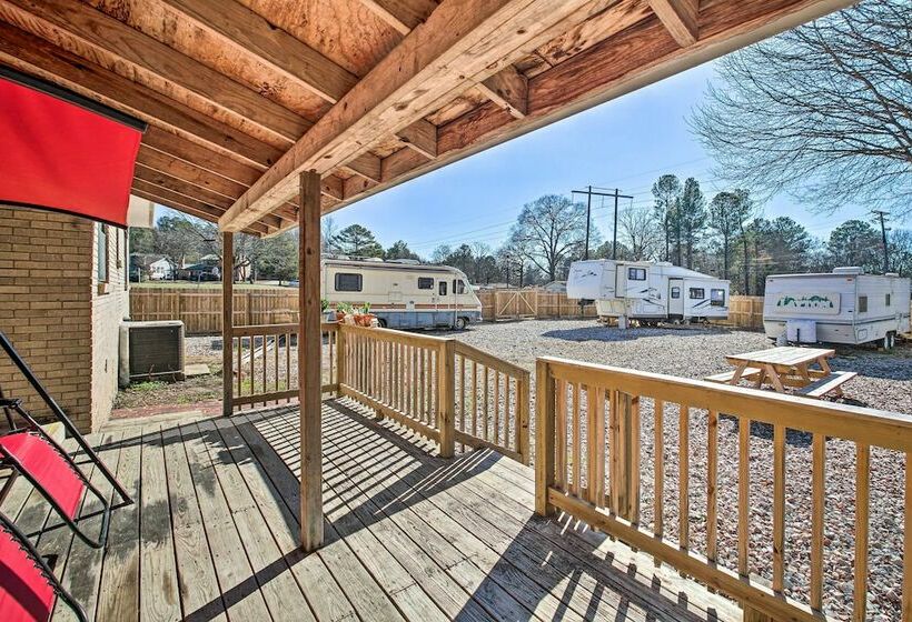 Central Hot Springs Family Home W/ Deck!