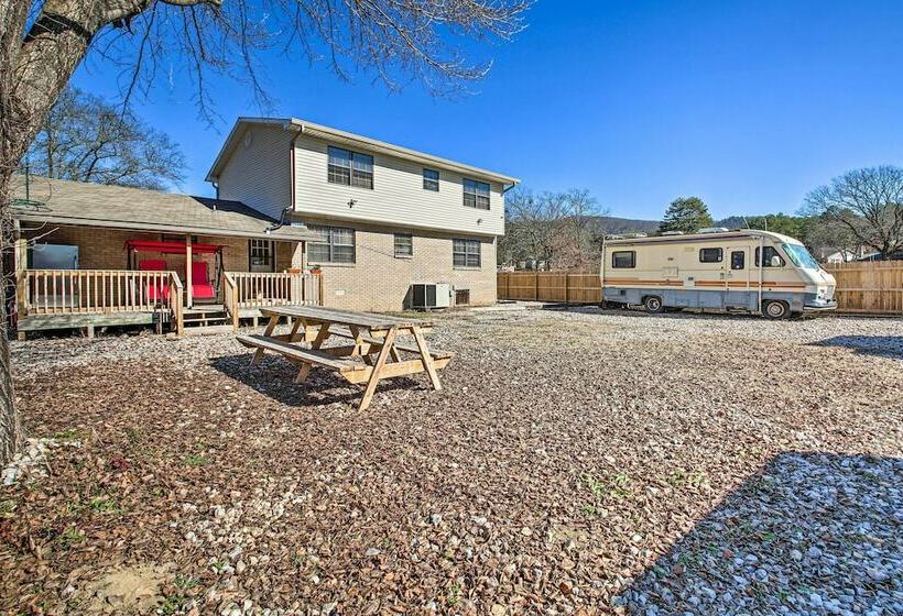 Central Hot Springs Family Home W/ Deck!