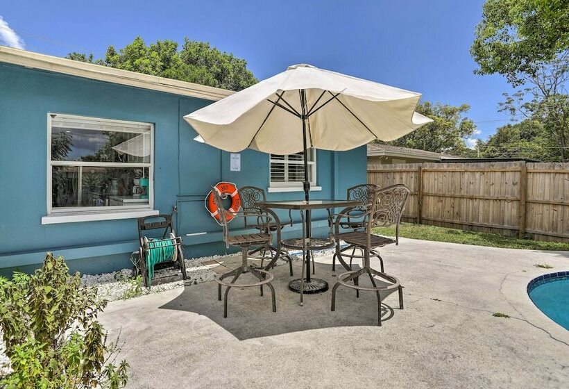 Charming Clearwater Escape ~ 6 Mi To Beach!