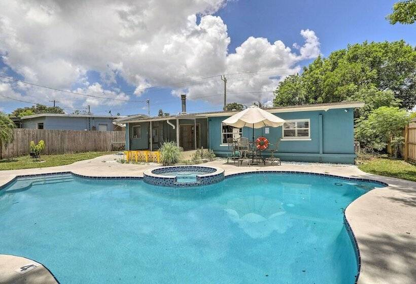 Charming Clearwater Escape ~ 6 Mi To Beach!