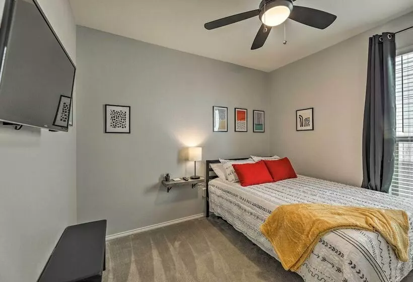 Charming Home Near Austin W/ Grill & Porch!