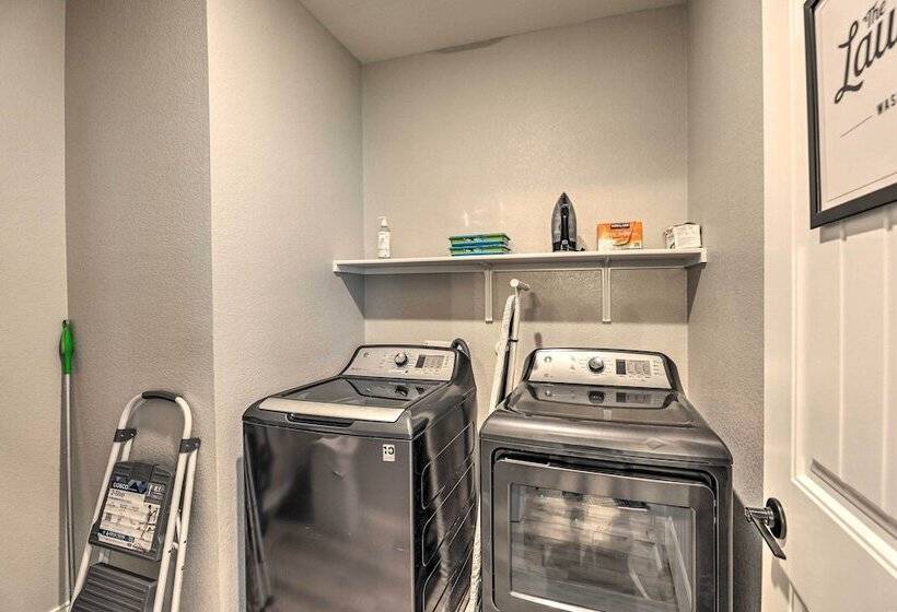 Charming Home Near Austin W/ Grill & Porch!