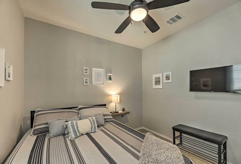 Charming Home Near Austin W/ Grill & Porch!