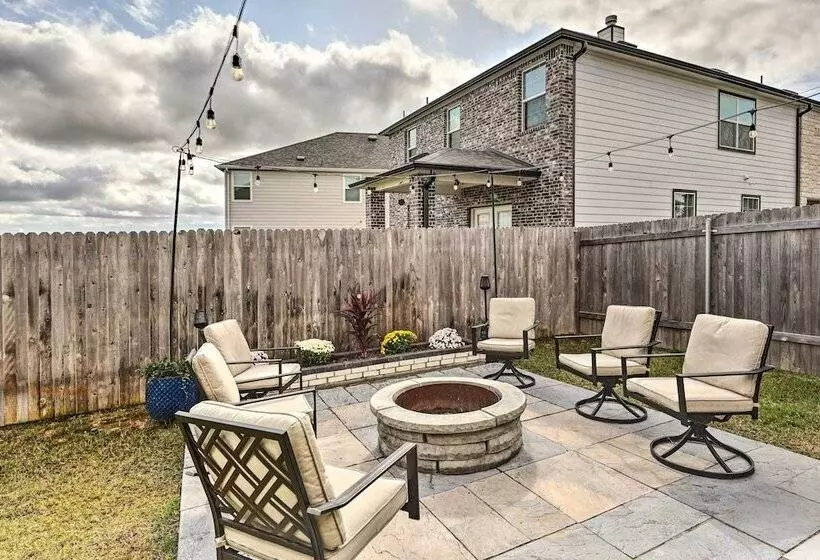 Charming Home Near Austin W/ Grill & Porch!