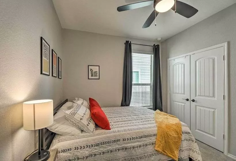 Charming Home Near Austin W/ Grill & Porch!