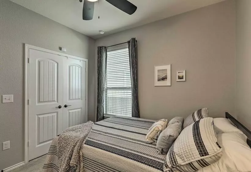 Charming Home Near Austin W/ Grill & Porch!