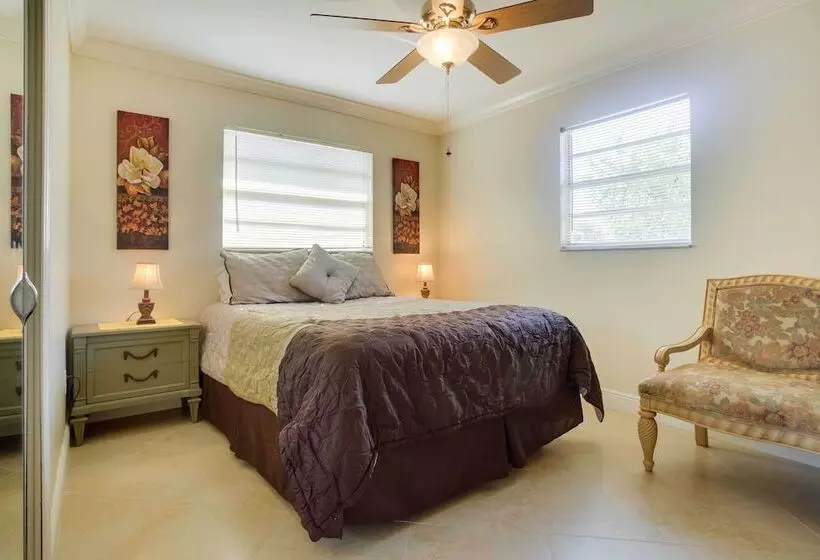 Charming Home W/ Patio Near Vanderbilt Beach
