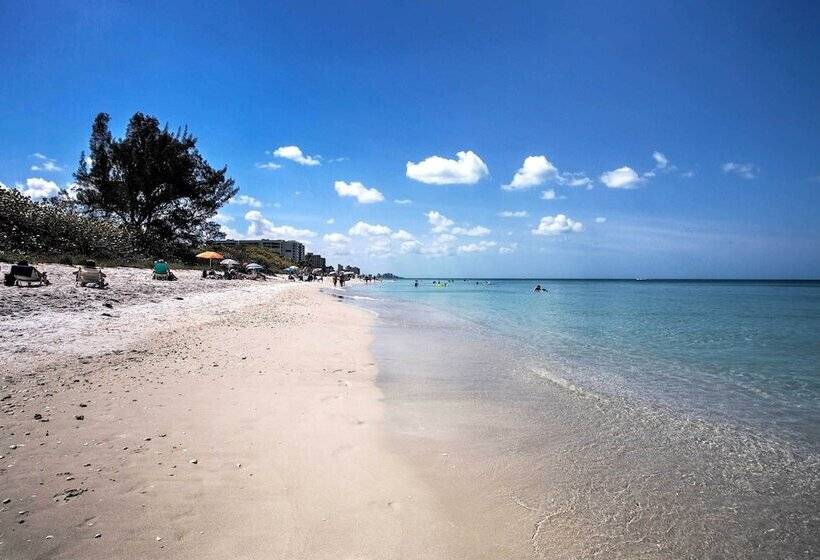 Charming Home W/ Patio Near Vanderbilt Beach