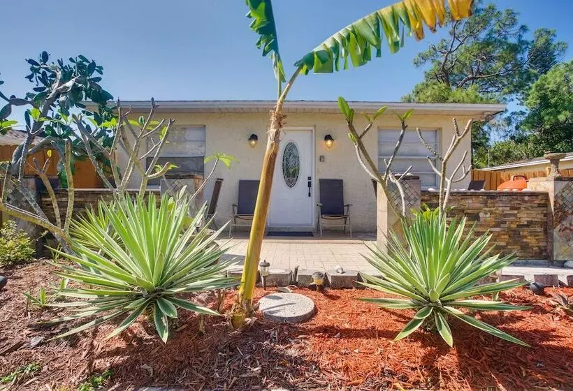 Charming Home W/ Patio Near Vanderbilt Beach