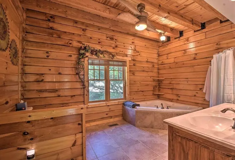 Charming Lake Hartwell Retreat W/ Gas Grill