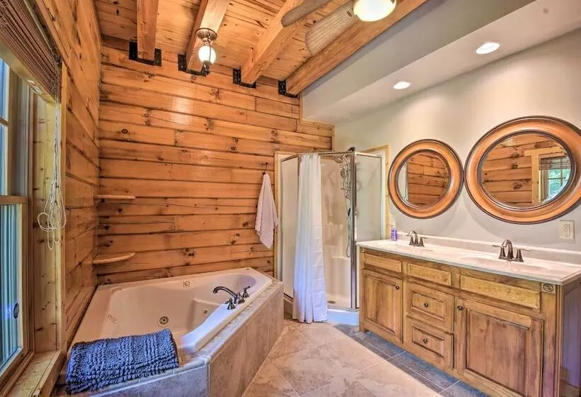 Charming Lake Hartwell Retreat W/ Gas Grill