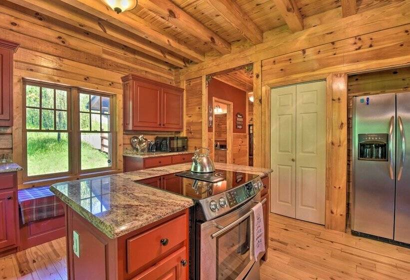 Charming Lake Hartwell Retreat W/ Gas Grill