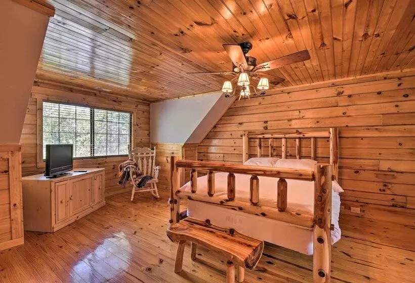 Charming Lake Hartwell Retreat W/ Gas Grill