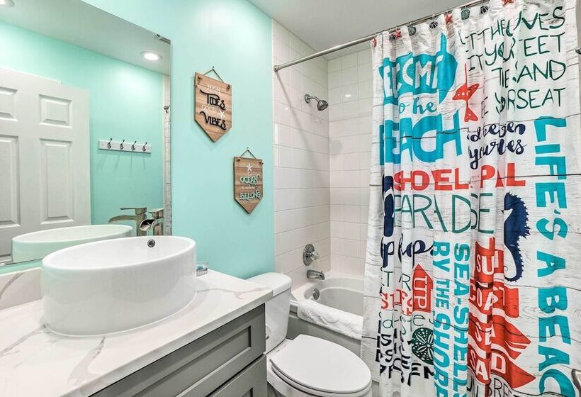 Clearwater Family Home W/ Private Hot Tub!