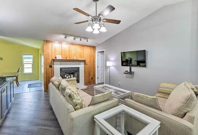 Clearwater Family Home W/ Private Hot Tub!