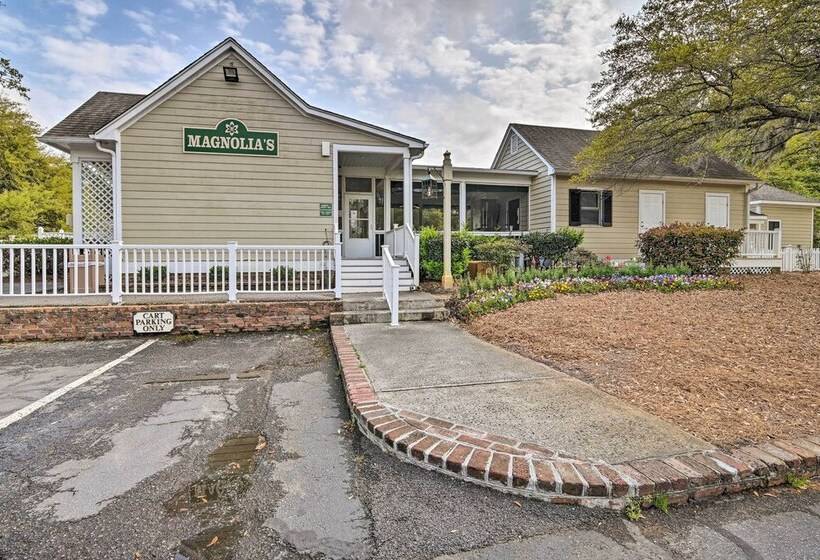 Cottage W/ Deck & Pool Access ~ 6 Mi To Beach