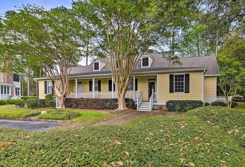 Cottage W/ Deck & Pool Access ~ 6 Mi To Beach