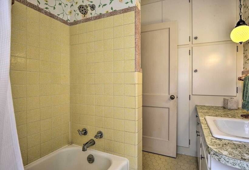 Cottage W/ Private Pool   Walk To Lake Wales!