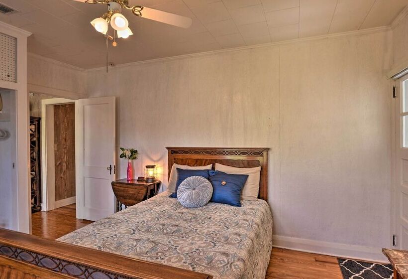 Cottage W/ Private Pool   Walk To Lake Wales!