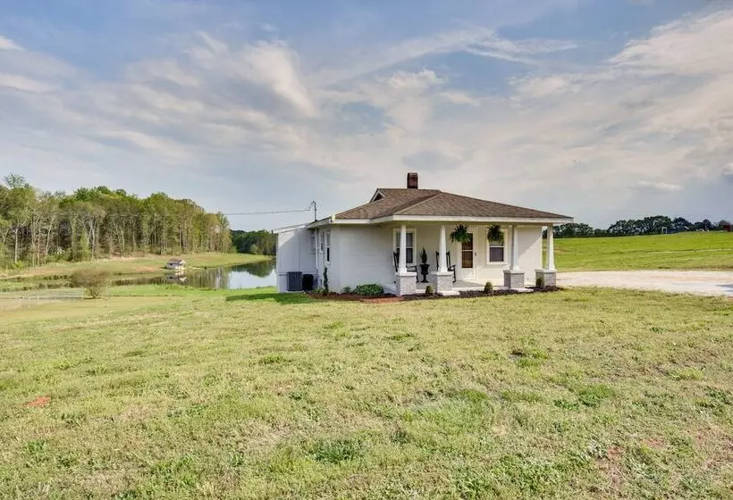 Cozy Fair Play Home W/ Deck 4 Mi To Lake Hartwell!