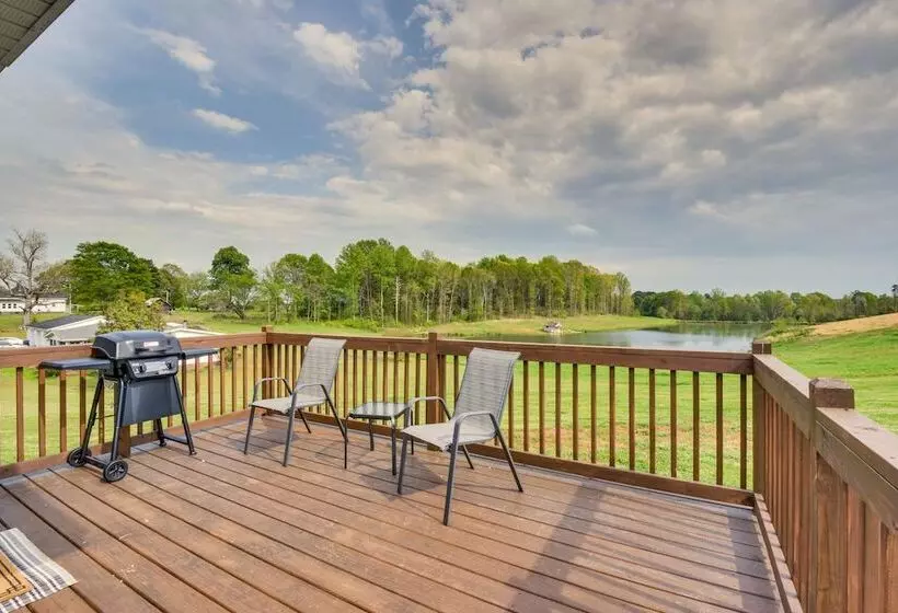 Cozy Fair Play Home W/ Deck 4 Mi To Lake Hartwell!