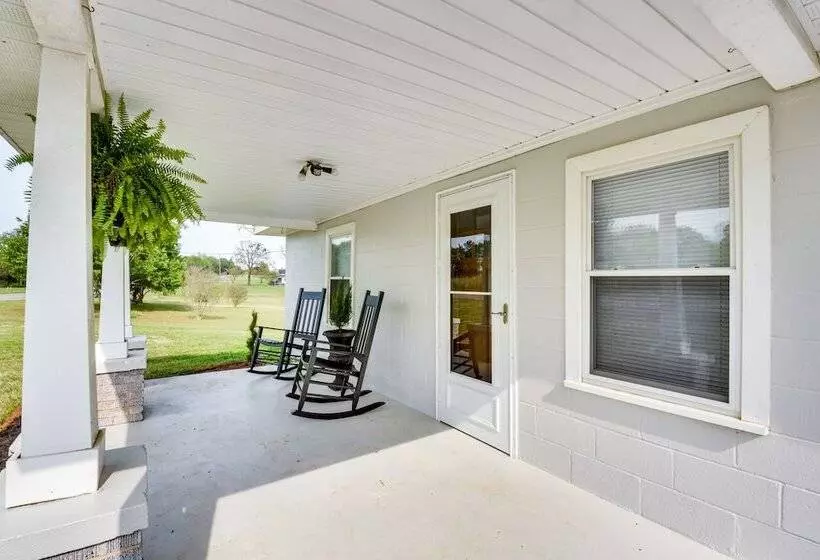 Cozy Fair Play Home W/ Deck 4 Mi To Lake Hartwell!