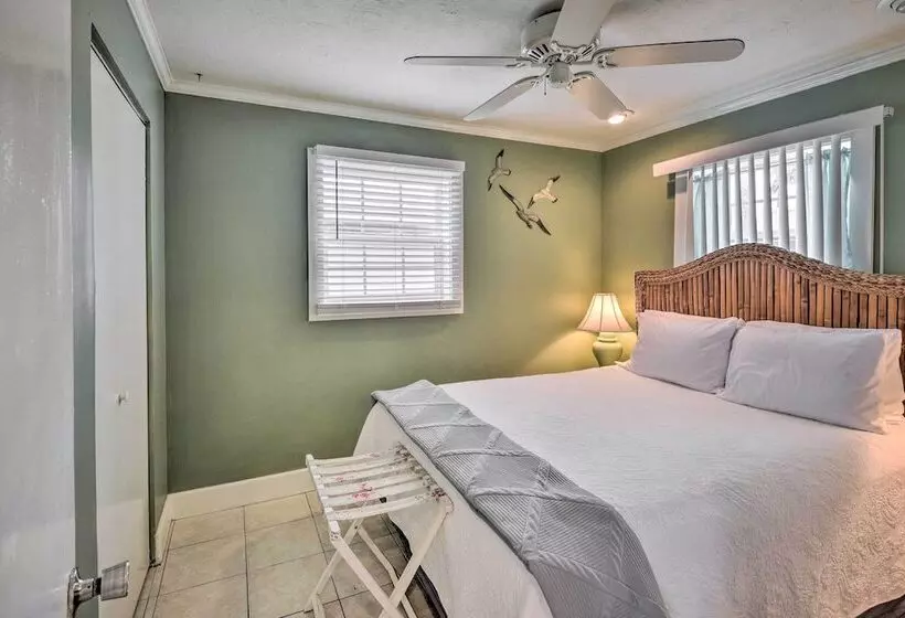 Cozy Ormond Beach Bungalow: Steps To The Sand