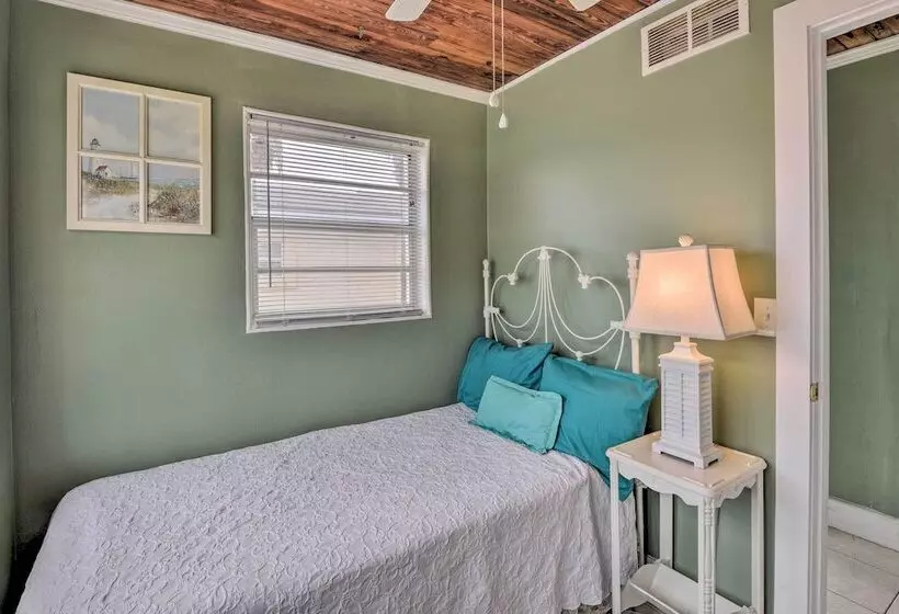 Cozy Ormond Beach Bungalow: Steps To The Sand