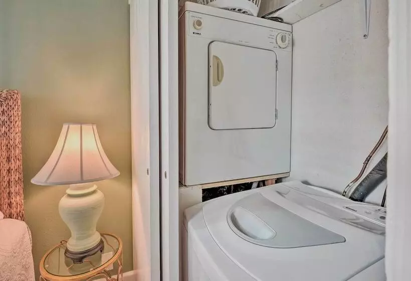 Cozy Ormond Beach Bungalow: Steps To The Sand