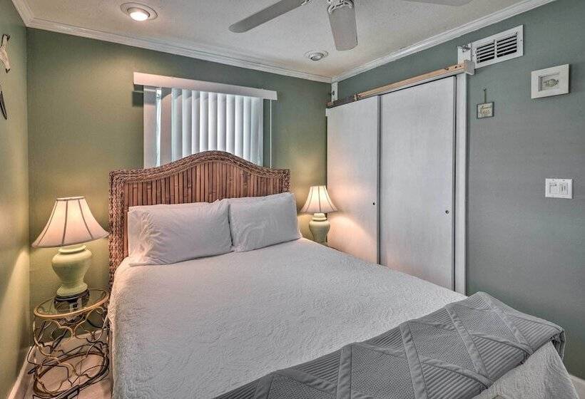 Cozy Ormond Beach Bungalow: Steps To The Sand