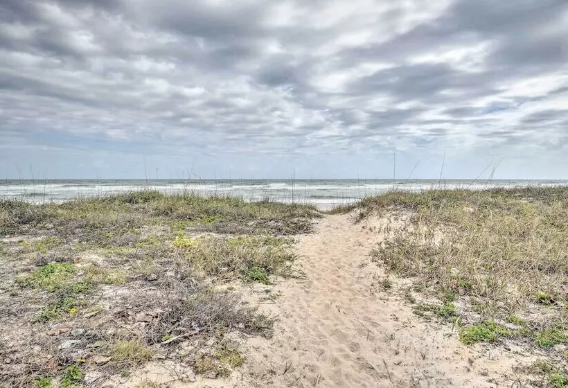Cozy Ormond Beach Bungalow: Steps To The Sand