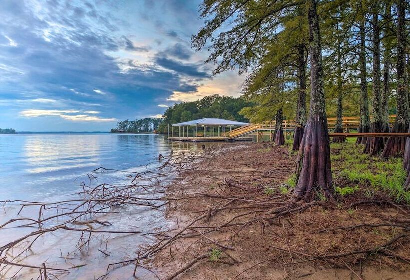 Cypress Point  Spacious Home: Pier & Boat Launch!