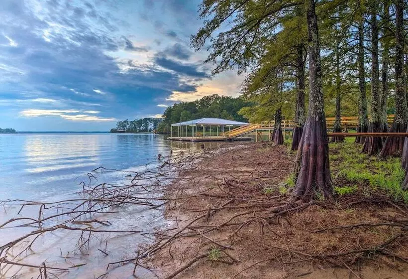 Cypress Point  Spacious Home: Pier & Boat Launch!