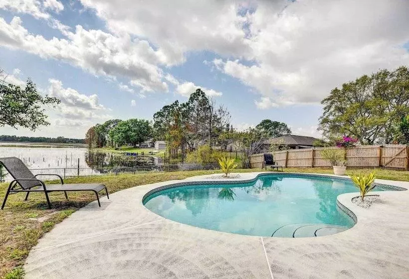 Screened Porch: Waterfront Home In Deltona!
