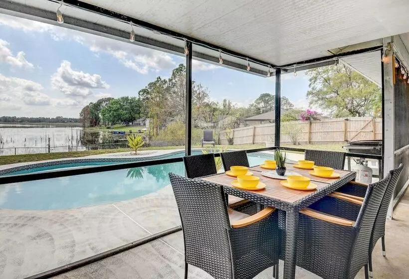 Screened Porch: Waterfront Home In Deltona!
