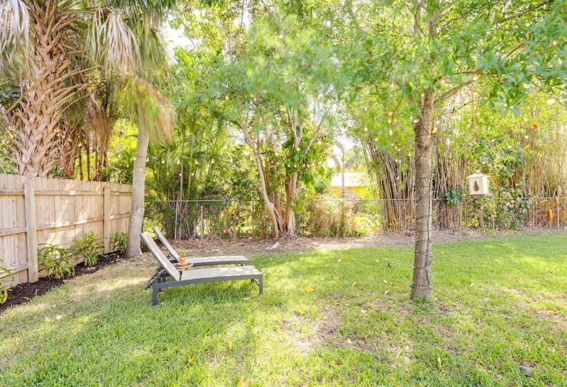 Pet Friendly Home ~ 6 Mi To Jensen Beach Park!