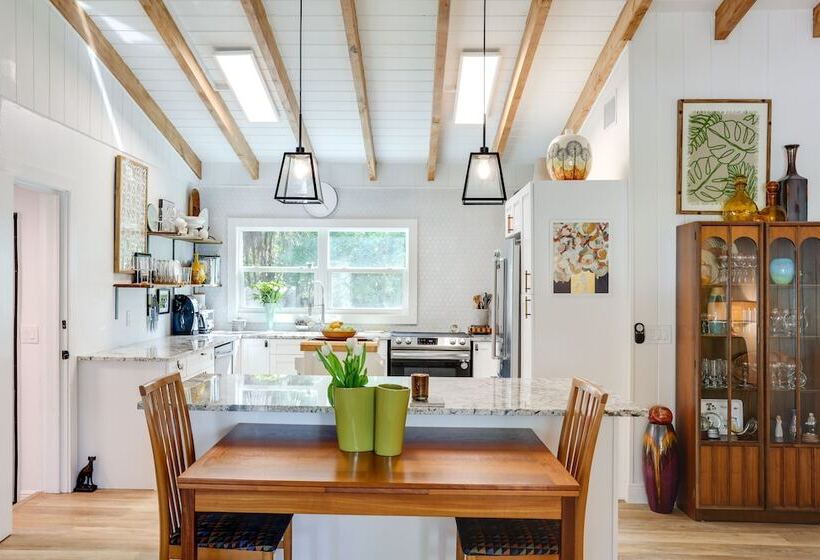 Pet Friendly Home ~ 6 Mi To Jensen Beach Park!