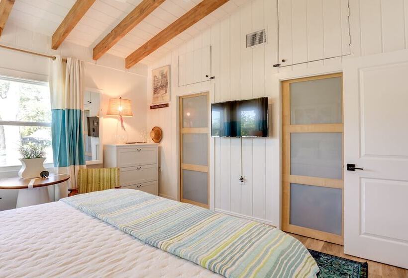 Pet Friendly Home ~ 6 Mi To Jensen Beach Park!