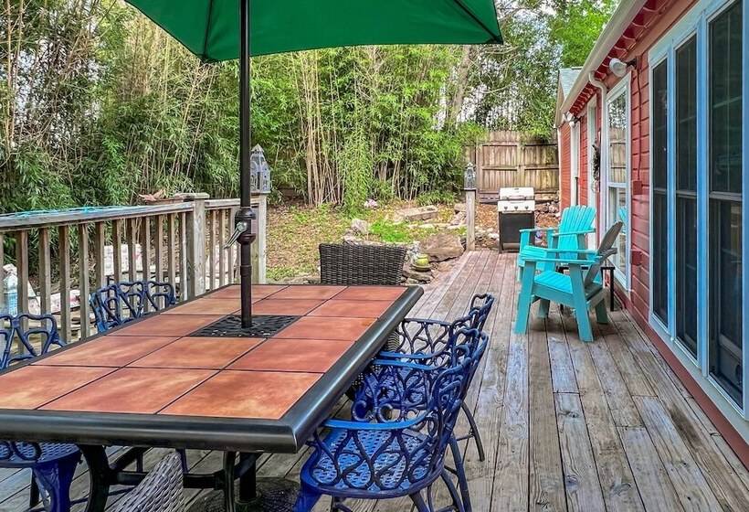 Eclectic  Osage Cottage  In Historic District