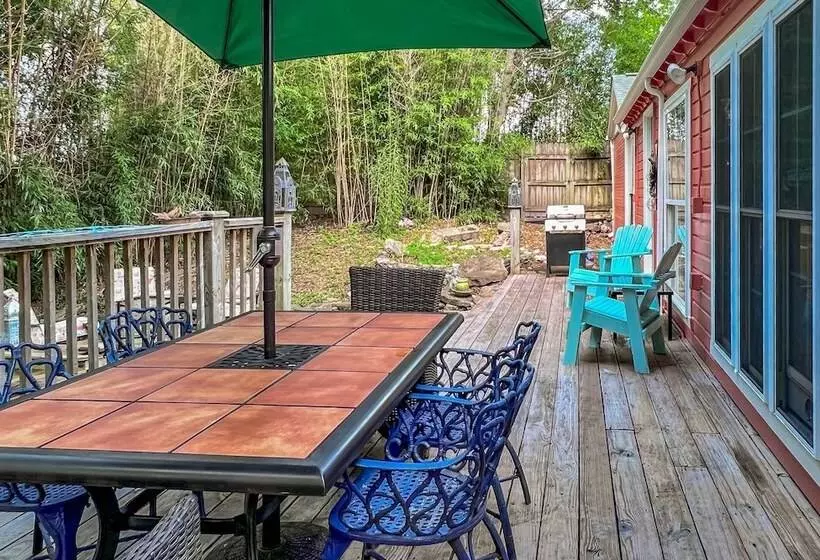Eclectic  Osage Cottage  In Historic District