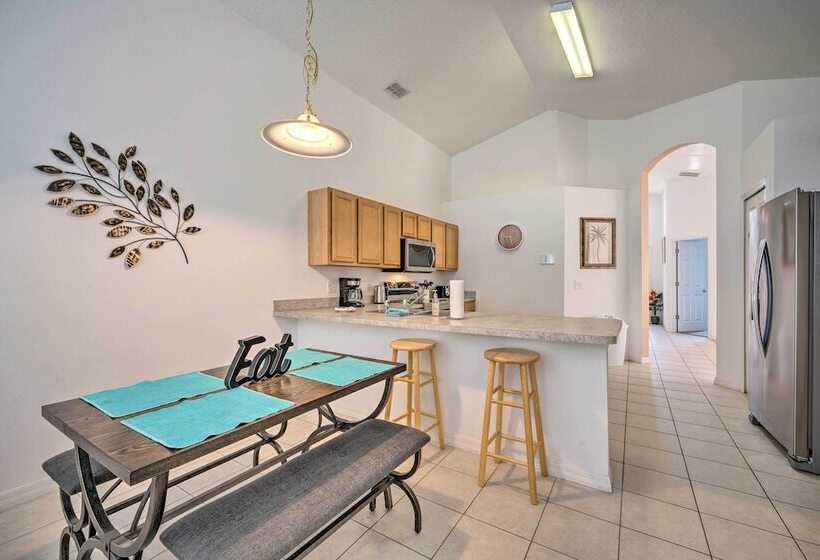 Pool + Lanai: Emerald Isle Resort Home!