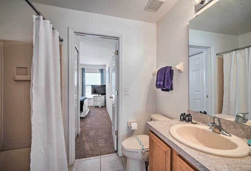 Pool + Lanai: Emerald Isle Resort Home!