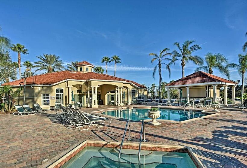 Pool + Lanai: Emerald Isle Resort Home!
