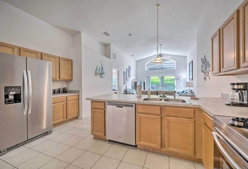 Pool + Lanai: Emerald Isle Resort Home!