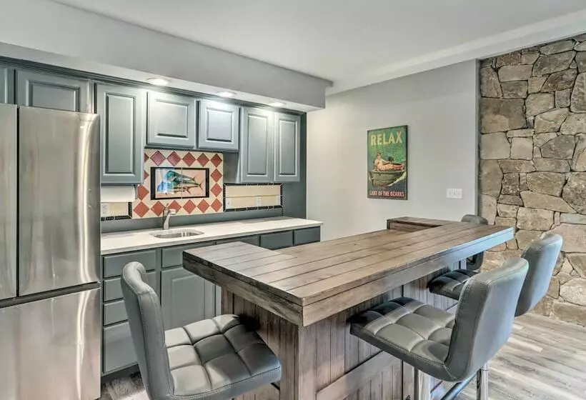 Lakefront Family Retreat In Osage Beach!