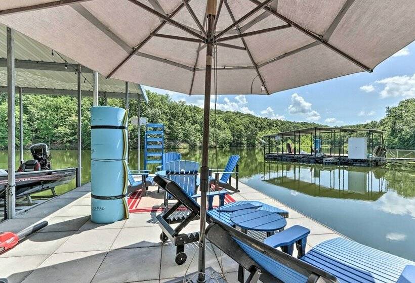 Lakefront Family Retreat In Osage Beach!