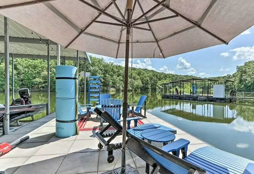 Lakefront Family Retreat In Osage Beach!